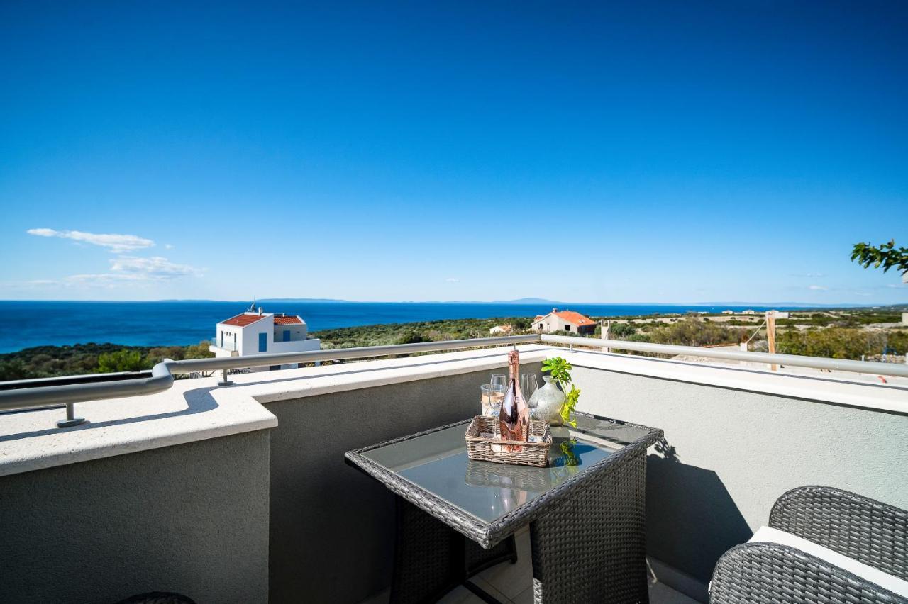 Dana & Thalia - Private Heated Pool Villa