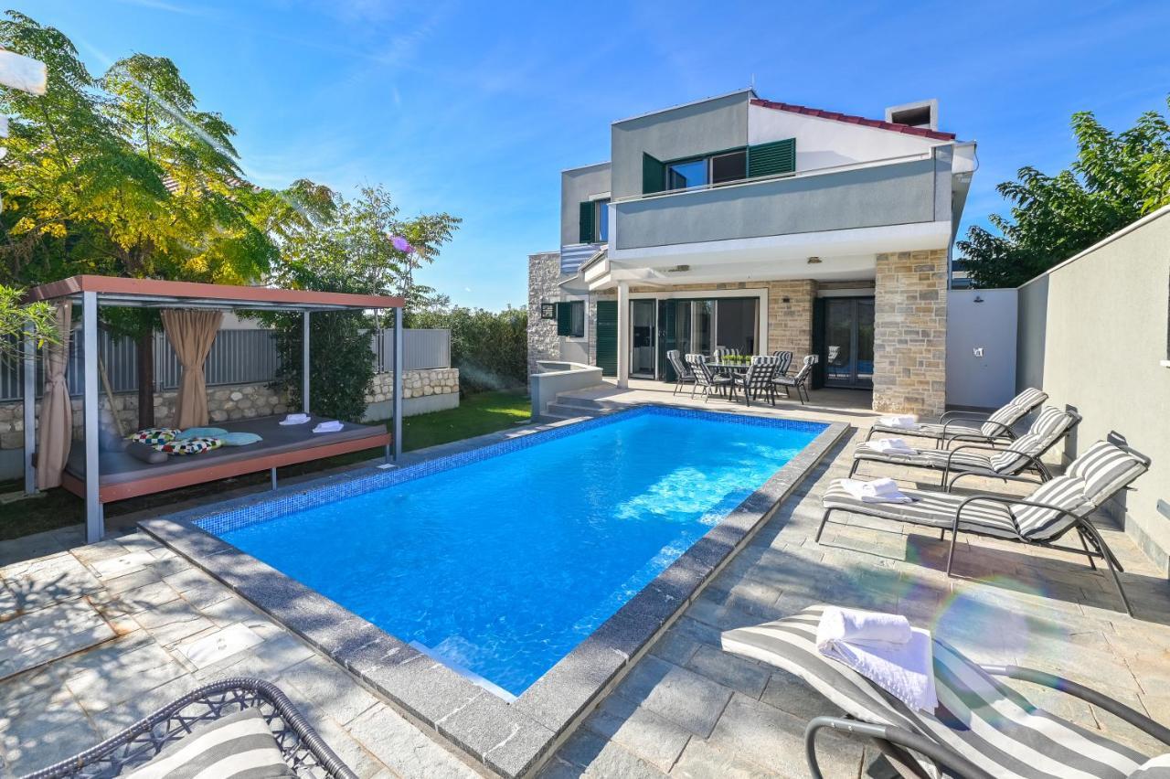 Dana & Thalia - Private Heated Pool