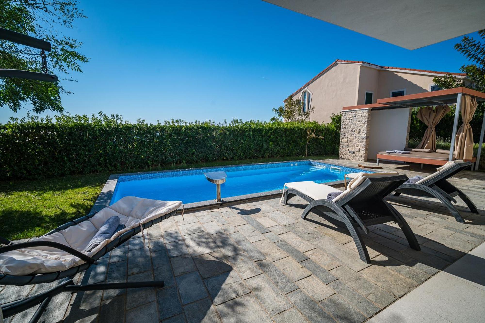 Villa Dana & Thalia - Private Heated Pool *