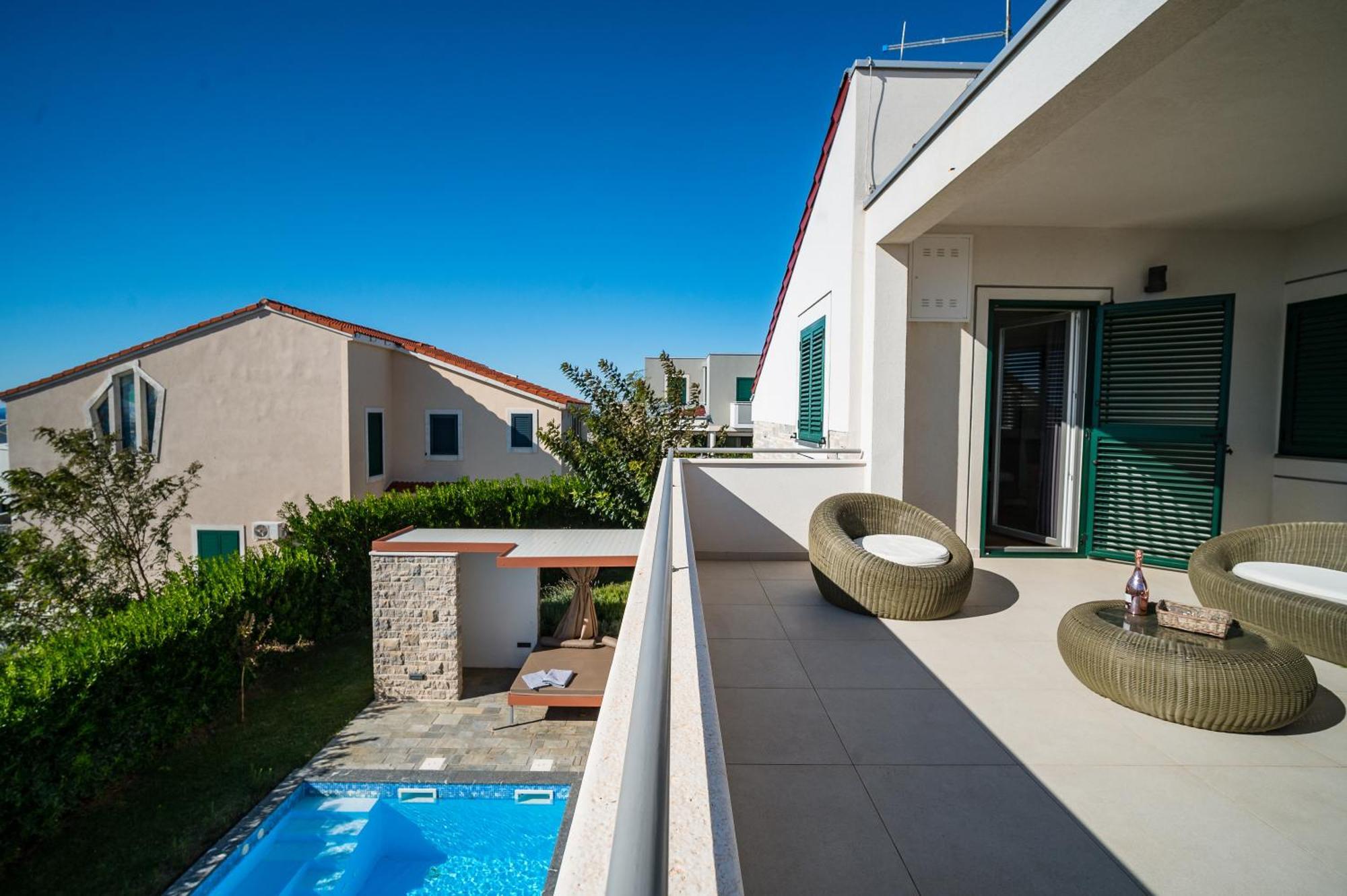 Dana & Thalia - Private Heated Pool Novalja