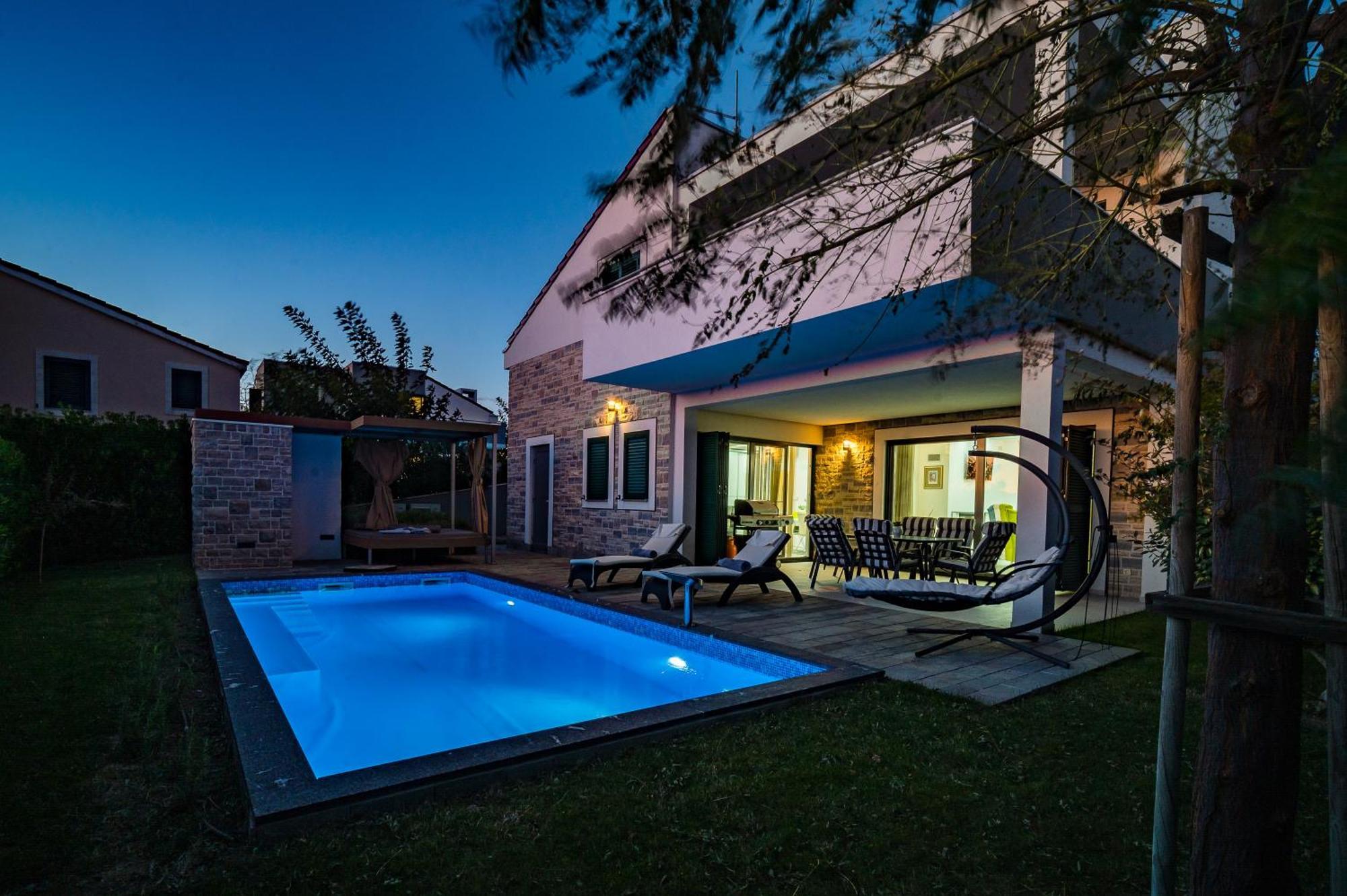 Villa Dana & Thalia - Private Heated Pool *