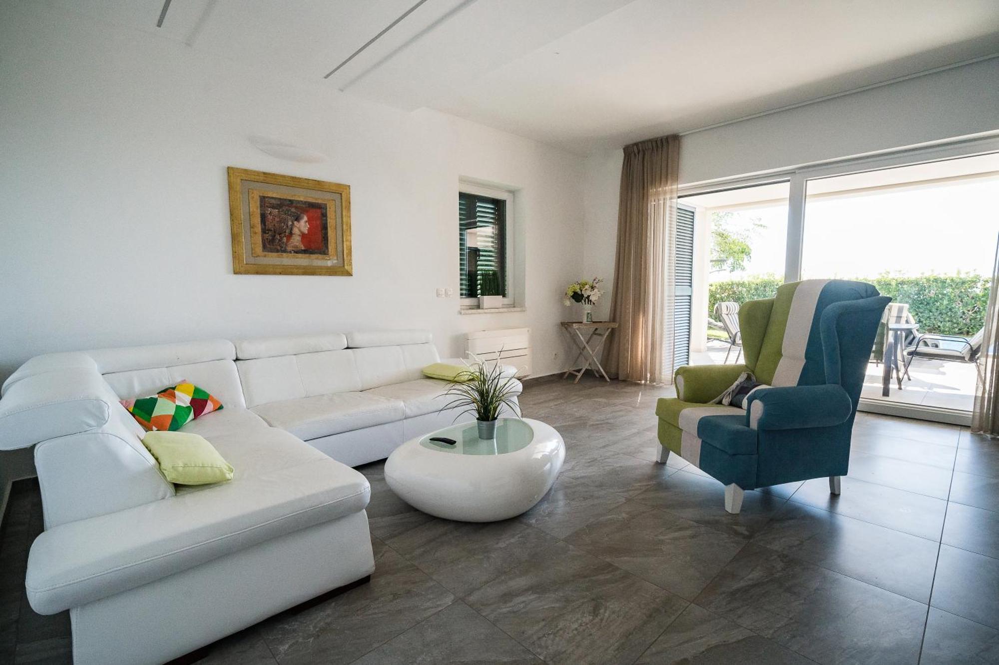 Dana & Thalia - Private Heated Pool Villa *
