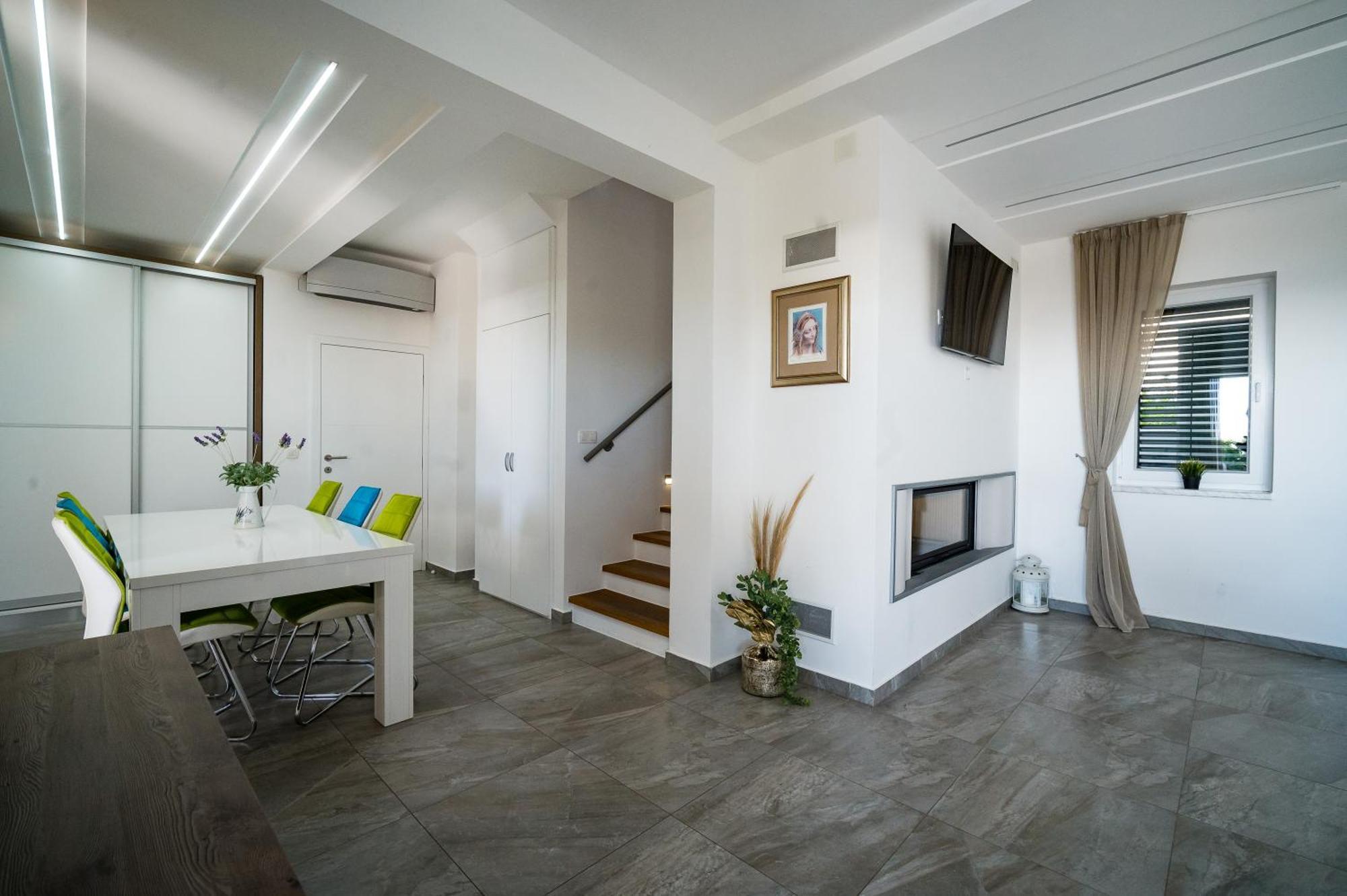 Villa Dana & Thalia - Private Heated Pool Novalja