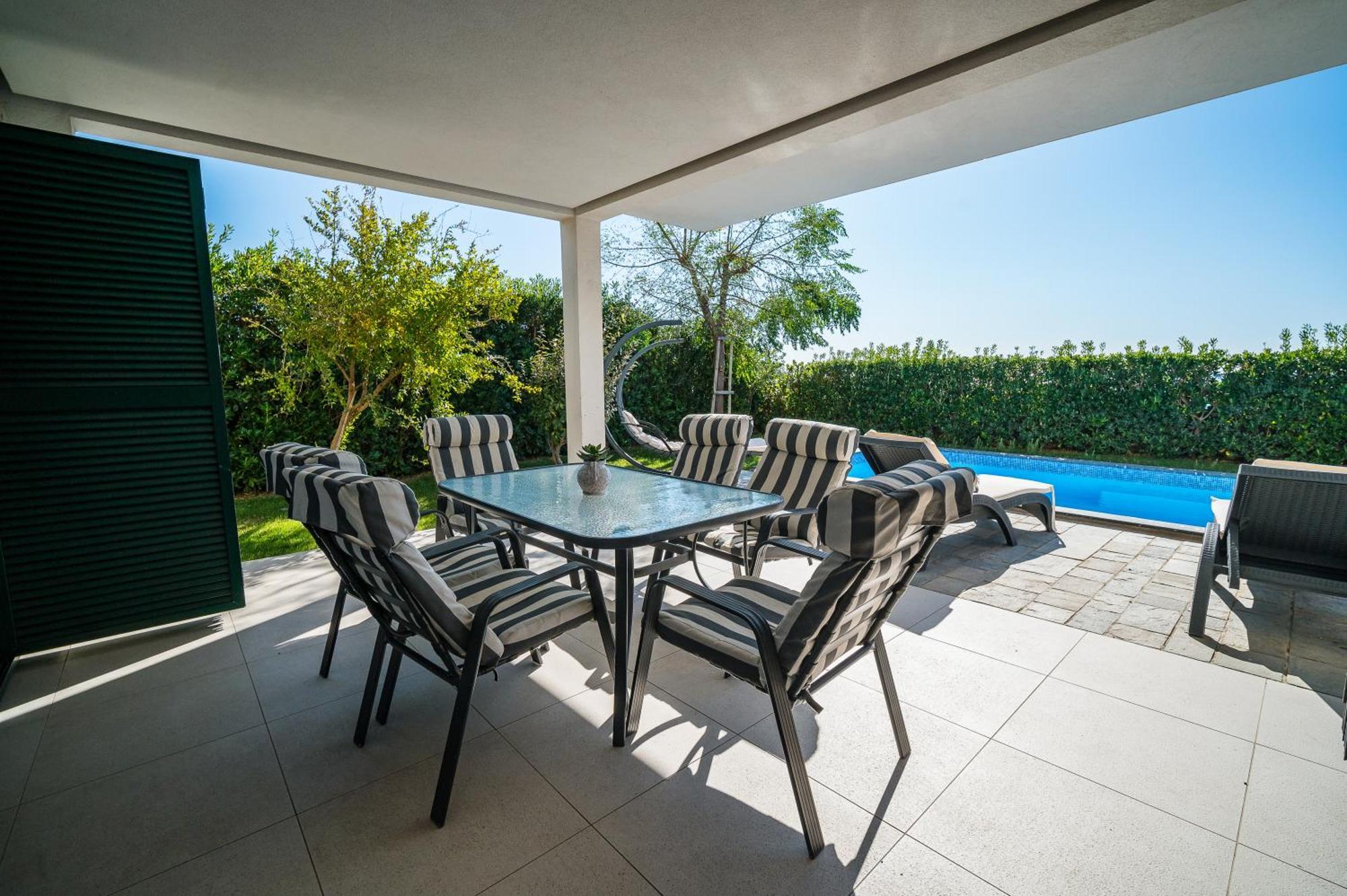 Dana & Thalia - Private Heated Pool Villa Novalja